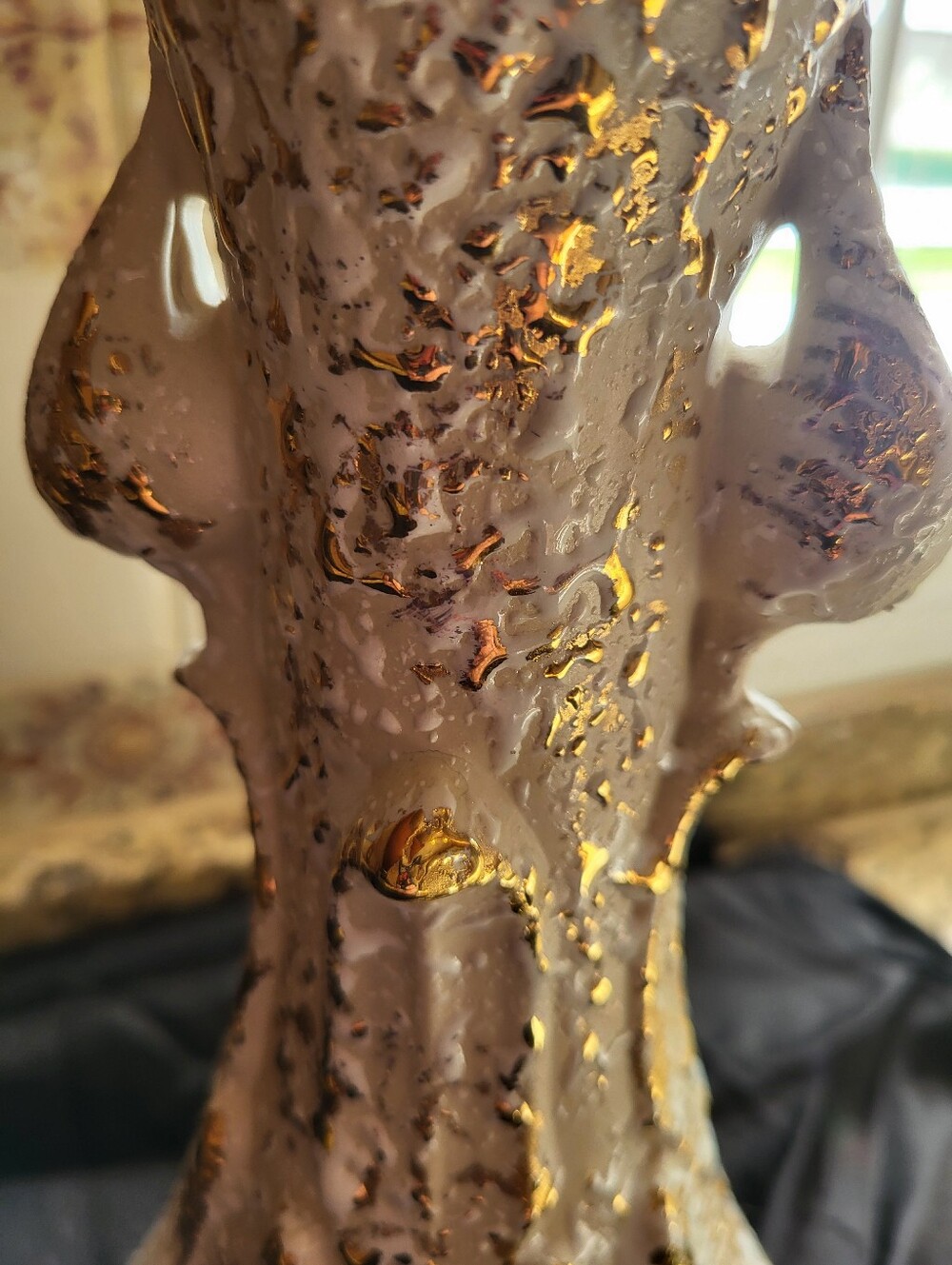 Savory China 12 In. Vase With 24 Kt. Splattered Gold Throughout. - Picture 16 of 16